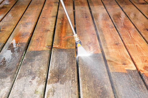 Best Deck Cleaning Services  in Muttontown, NY